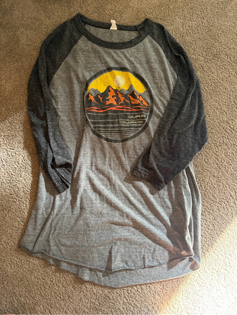 Men's Gray Raglan Baseball Sleeve Tee with Ouray Mountain Graphic